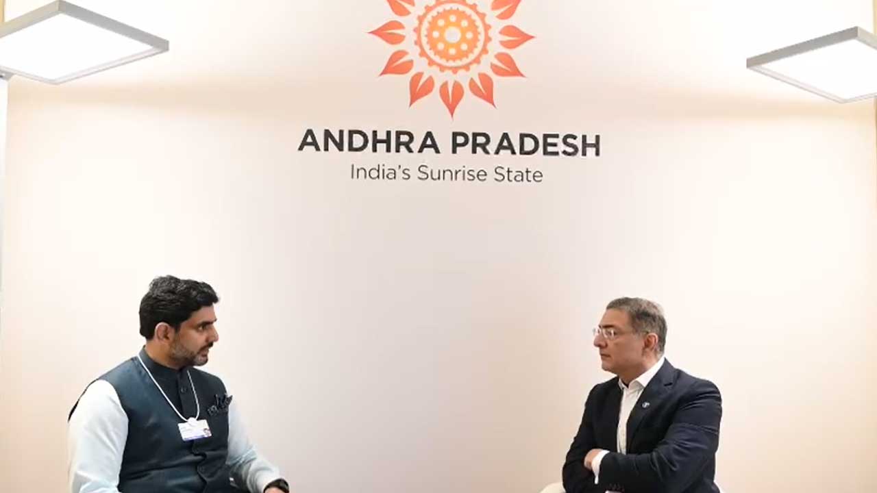 Minister Nara Lokesh: ఏపీకి రండి.. ఇండస్ట్రియల్ పార్క్‌లు, డేటా సెంటర్లలో పెట్టుబడులు పెట్టండి..