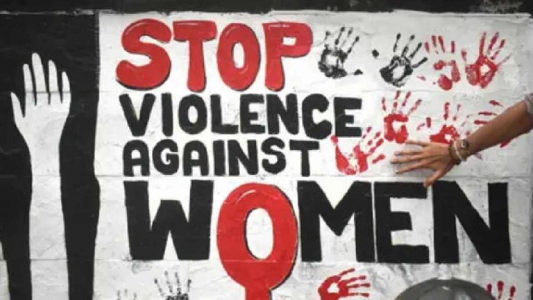 Crime: డబ్బు కోసం స్నేహితులతో భార్యపై అత్యాచారం.. మూడేళ్లుగా నరకం..