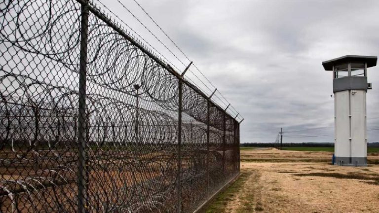 Online Love: ప్రియురాలిని పెళ్లి చేసుకోవాలని పాకిస్తాన్ వెళ్లిన యూపీ వ్యక్తి.. ఇక్కడే బిగ్ ట్విస్ట్..