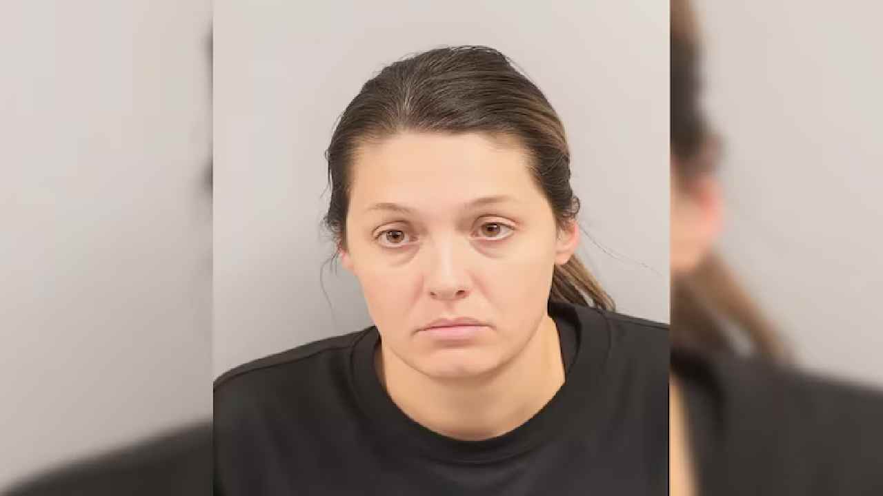 US Teacher: 13 ఏళ్ల విద్యార్థితో బిడ్డను కన్న టీచర్.. అరెస్ట్..