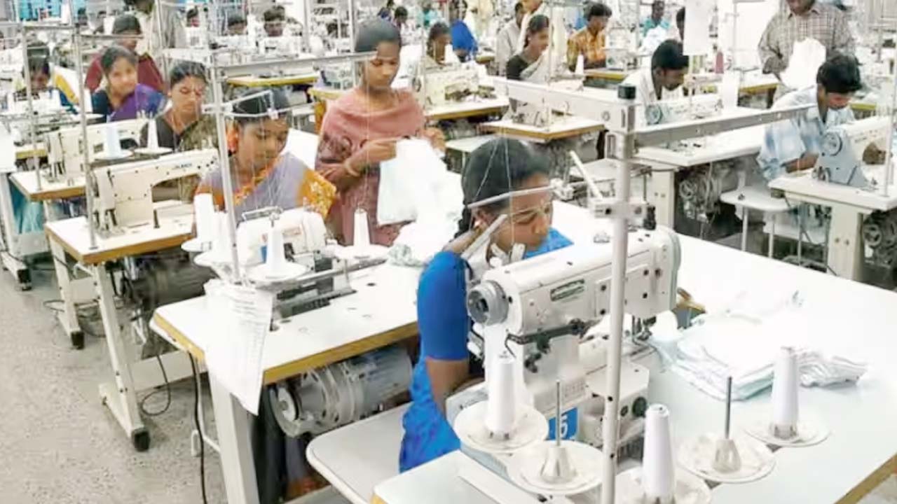 Udyogini Scheme: మహిళలకు రూ. 3 లక్షల వడ్డీలేని రుణం ఇస్తున్న కేంద్రం.. 50 శాతం సబ్సిడీ కూడా!