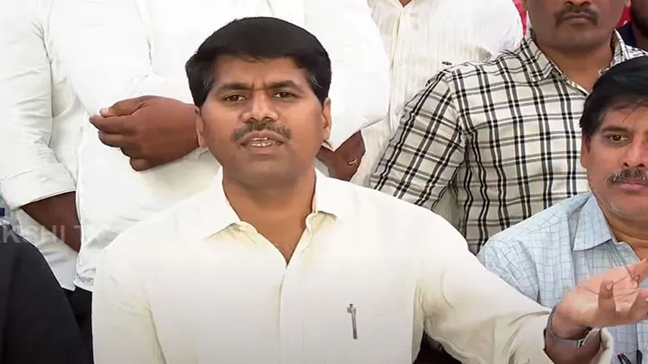 Venkatrami Reddy: గ్రామవార్డు  సచివాలయ  ఉద్యోగులను తగ్గిస్తూ ప్రభుత్వం ఉత్తర్వులు