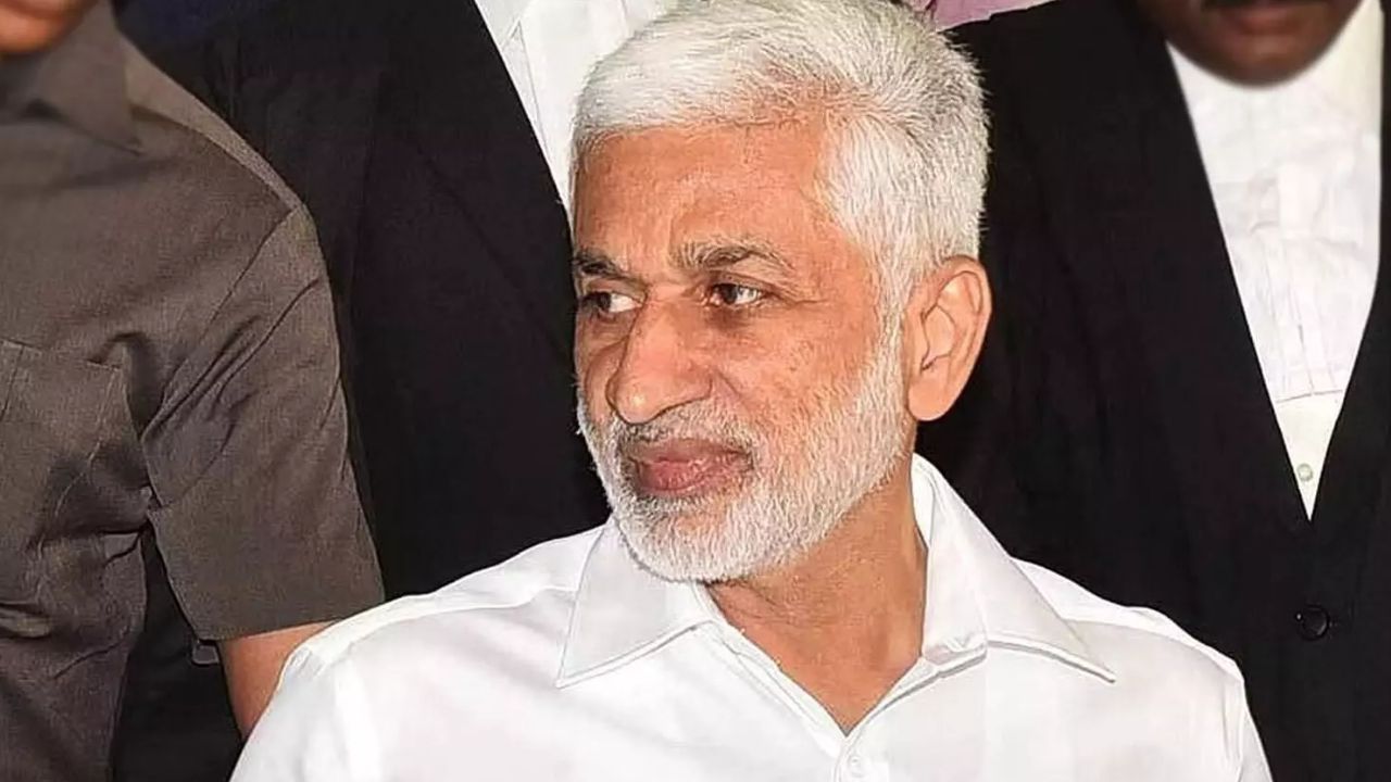 Vijayasai Reddy: మాజీ ఎంపీ విజయసాయిరెడ్డి కుటుంబానికి మరో షాక్