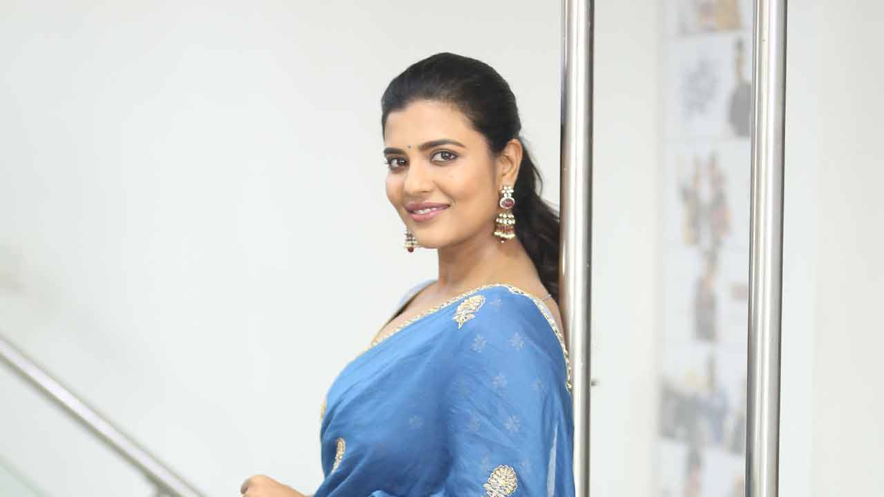 Aishwarya Rajesh: అనిల్ రావిపూడి డైలాగుల దెబ్బకు జ్వరం వచ్చేసింది: ఐశ్వర్య రాజేష్ ఇంటర్వ్యూ