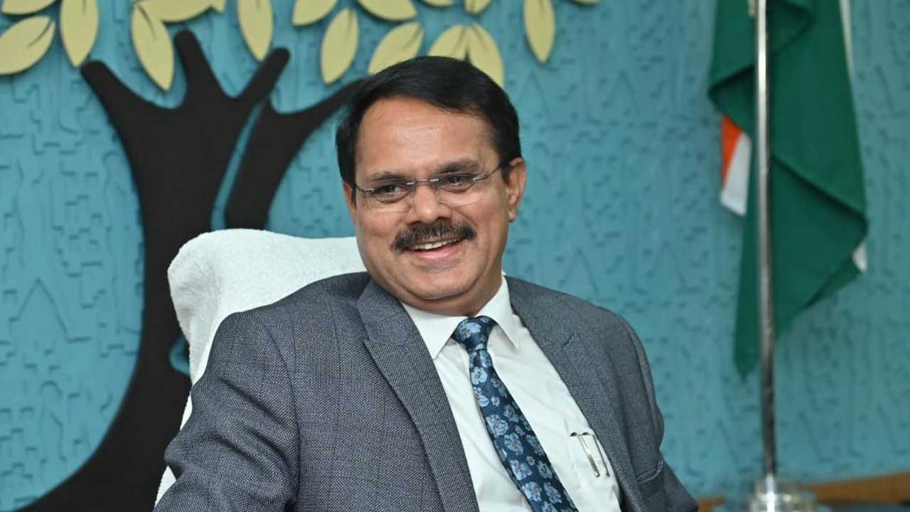 Burra Venkatesham : అప్పుడే ఉద్యోగ నోటిఫికేషన్లు.. TGPSC చైర్మన్‌ కీలక వ్యాఖ్యలు..