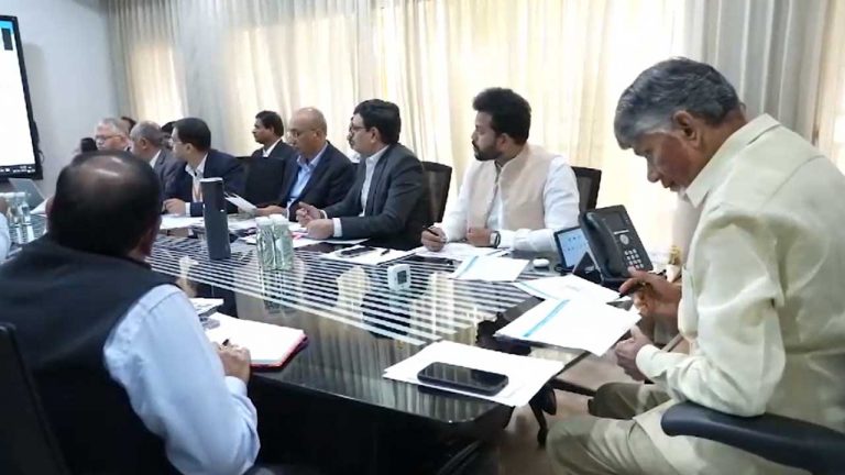 CM Chandrababu: ఎయిర్‌పోర్ట్‌ల విస్తరణపై సీఎం చంద్రబాబు సమీక్ష..