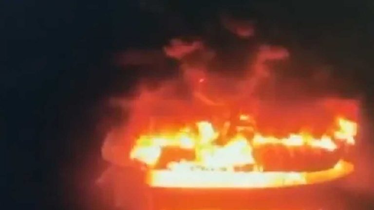 Hyderabad: పాత బస్తీలో భారీ అగ్నిప్రమాదం.. మంటల్లో చిక్కుకున్న 10 మంది