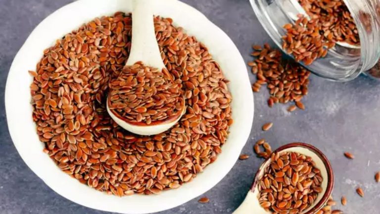Flax Seeds: మహిళల హార్మోన్ల సమతుల్య పరిష్కారం కోసం ఇలా చేస్తే సరి!