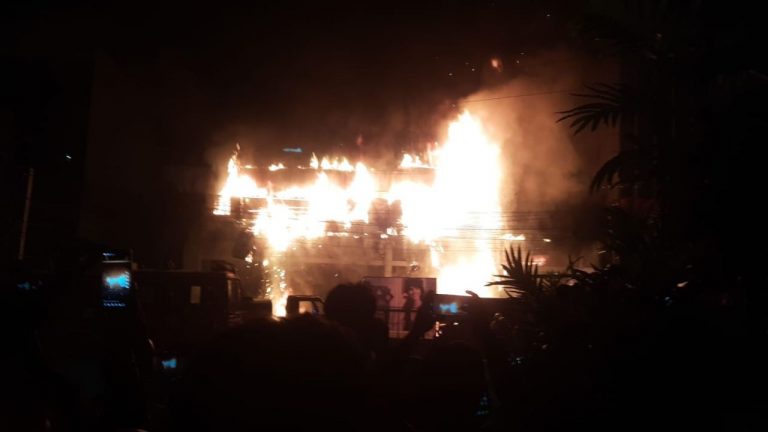 Fire Accident: మహేంద్ర షోరూంలో అగ్ని ప్రమాదం.. భారీగా ఆస్తి నష్టం!