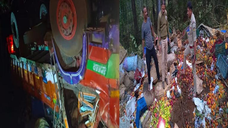 Karnataka Road Accident: కర్ణాటకలో ట్రక్కు బోల్తా పడి 10 మంది మృతి.. 15 మందికి గాయాలు!
