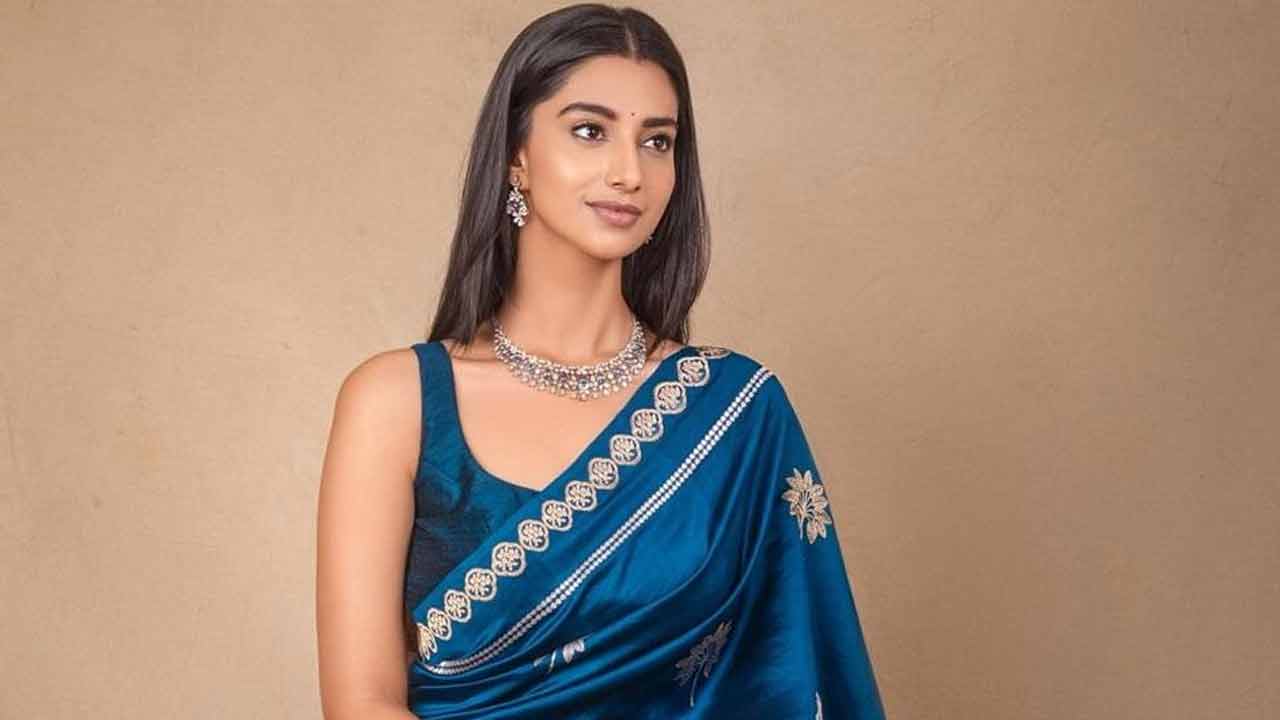 Meenakshi Chaudhary :  ఫేక్ ప్రచారం చేస్తున్న వారిపై చట్టప్రకారం చర్యలు!