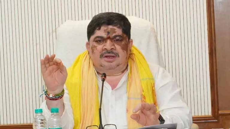 Ponnam Prabhakar : అర్హులైన ప్రతి ఒక్కరికీ కొత్త రేషన్ కార్డులు అందజేయాలి