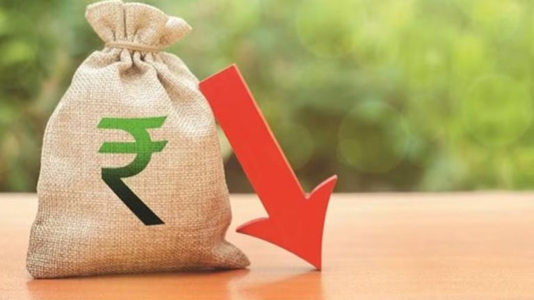 Dollar Vs Rupee: డాలర్‌తో పోలిస్తే ఆల్ టైం కనిష్ఠానికి రూపాయి విలువ