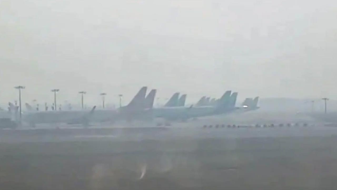 Flights Delayed: ఉత్తర భారతదేశాన్ని కప్పేసిన మంచు.. ఆలస్యంగా నడుస్తున్న 200 విమానాలు