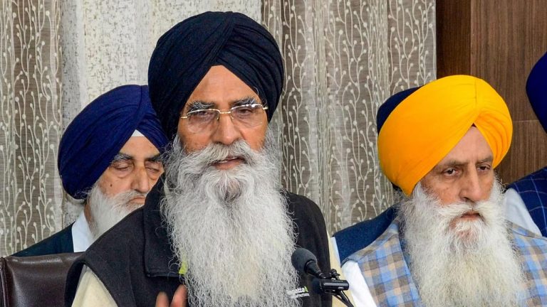 Akali Dal Crisis: సంక్షోభంలో అకాలీదళ్.. సిక్కు బాడీ చీఫ్ హర్జీందర్ ధామీ రాజీనామా