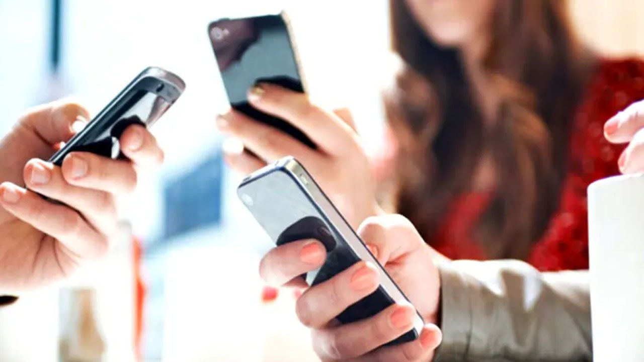 Agra: భార్య అశ్లీల ఫొటోలు, వీడియోలు రికార్డ్ చేసి.. పోర్న్ సైట్‌లో అప్‌లోడ్ చేసిన భర్త..