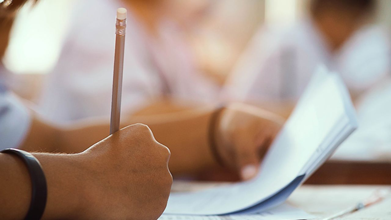 Group 2 Mains Exams: గ్రూప్‌-2 మెయిన్స్‌ పరీక్షకు కొత్త పెళ్లి కూతురు!