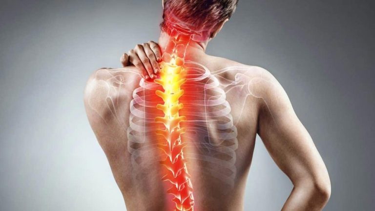 Spinal problems: యువతలో వెన్నెముక సమస్యలు.. ప్రధాన కారణాలు, నివారణ ఇదే..!
