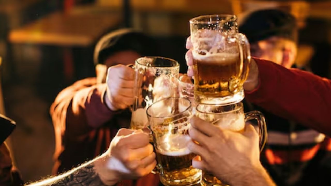 Beer Price Hike: తెలంగాణలో బీర్ల ధరలు పెంపు.. నేటి నుంచే అమల్లోకి!