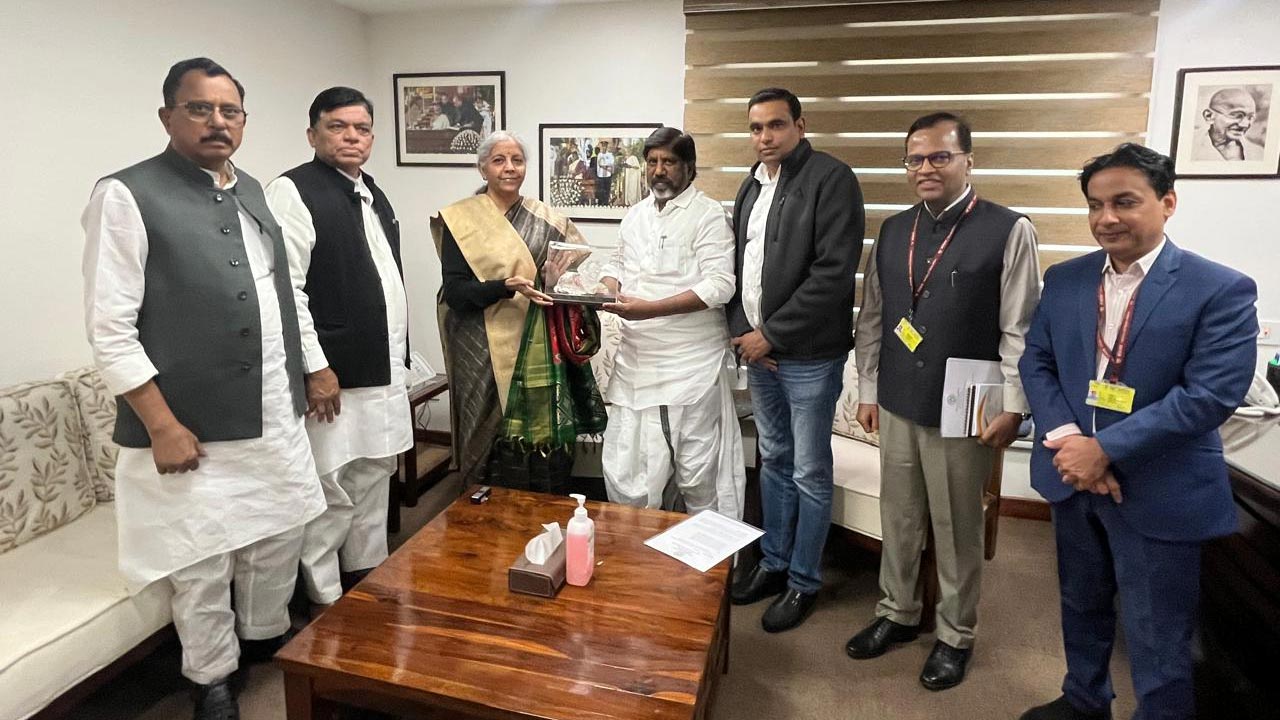 Bhatti Vikramarka: కేంద్రమంత్రి నిర్మలా సీతారామన్‌ను కలిసిన డిప్యూటీ సీఎం..