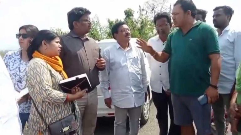 Central Team: పోలవరం ముంపు గ్రామాల్లో కేంద్ర బృందం.. పరిహారం ఇస్తే ఖాళీ చేసేందుకు సిద్ధం..