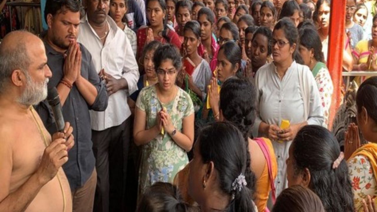 Chilukuru Balaji Temple Priest: రంగరాజన్‌ను పరామర్శించిన ఈటల.. అండగా ఉంటామని హామీ!