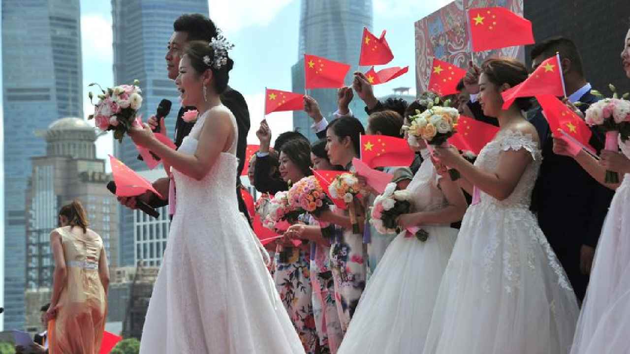 China: “సోలో బ్రతుకే సో బెటర్”.. చైనాలో ‘‘వివాహాల’’ సంక్షోభం..