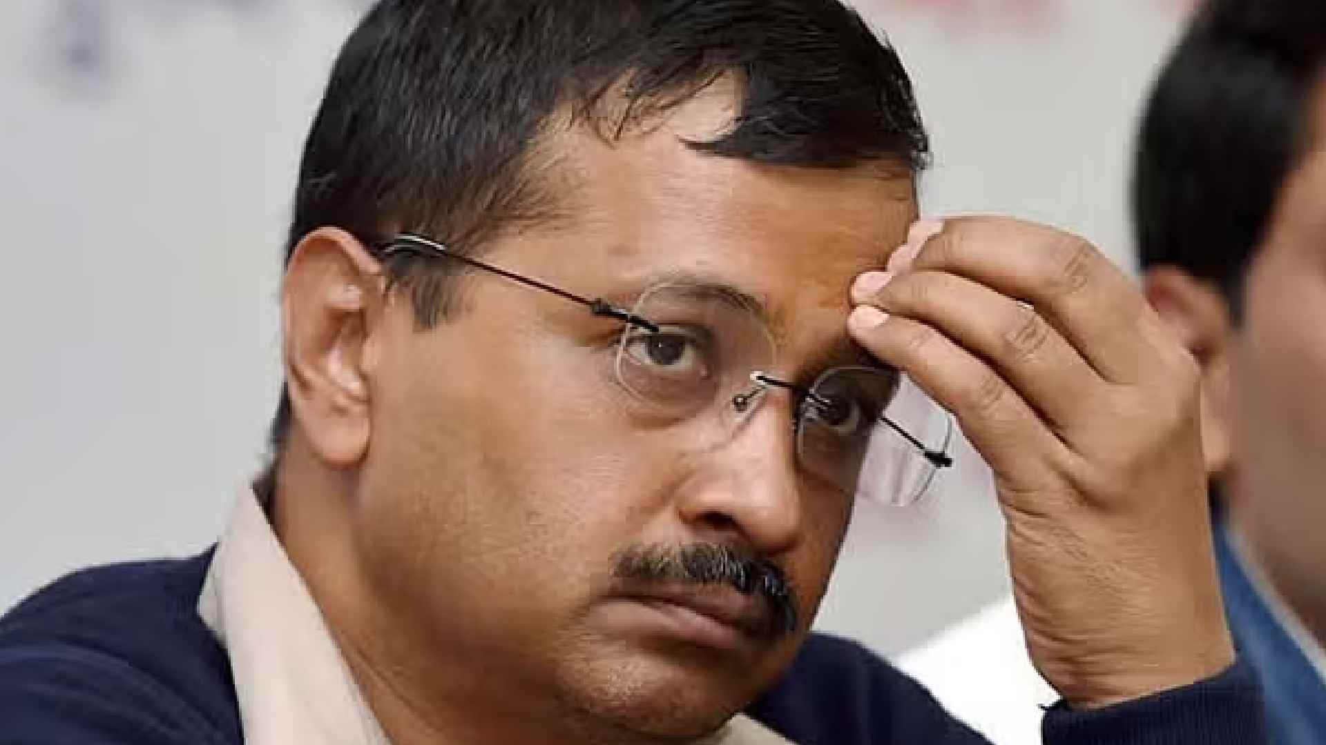 Arvind Kejriwal: కేజ్రీవాల్‌కి బిగ్ షాక్, ఎర్లీ ట్రెండ్స్‌లో వెనకంజ..