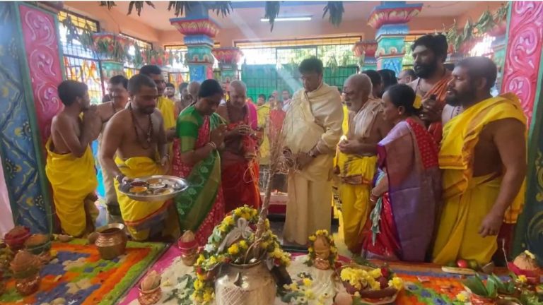 Kaleshwaram: కాళేశ్వరంలో ఘనంగా మహాఘట్టం మహాకుంభాభిషేకం.. హాజరైన మంత్రులు