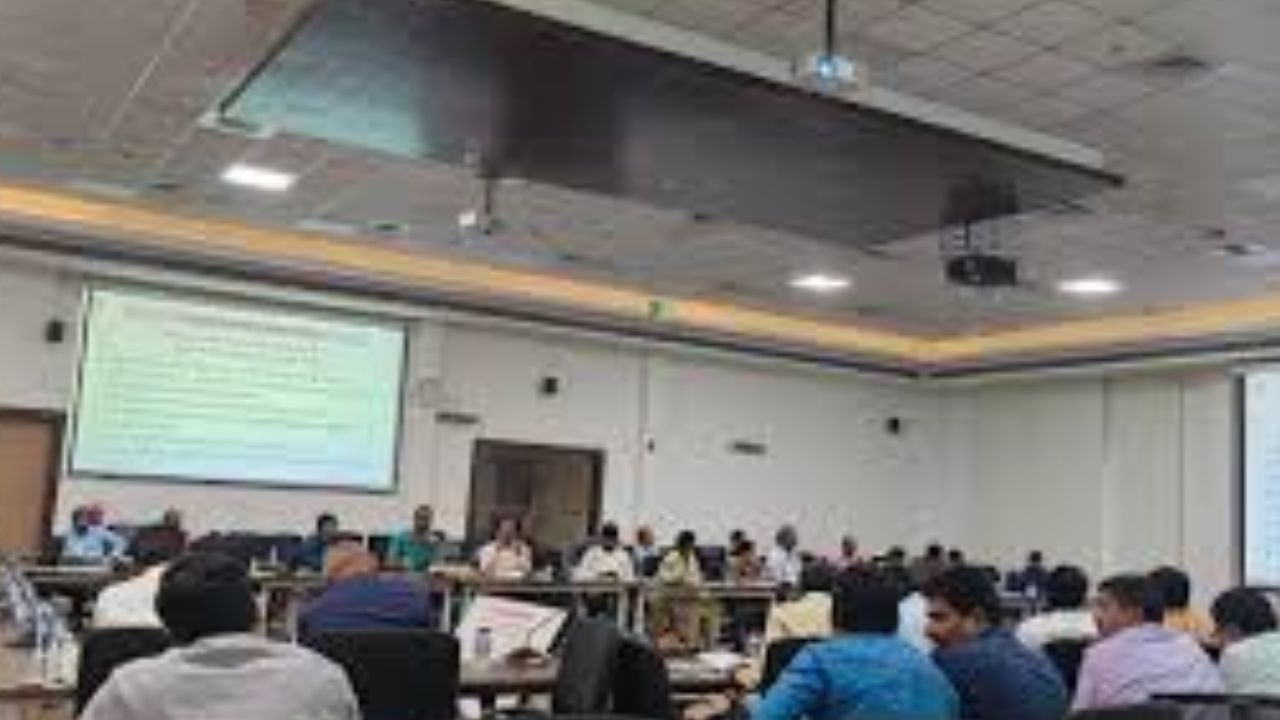 MLC Elections Nominations: పట్టభద్రులు, టీచర్స్ ఎమ్మెల్సీ ఎన్నికల నామినేషన్ల పరిశీలన పూర్తి.. 33 తిరస్కరణ!