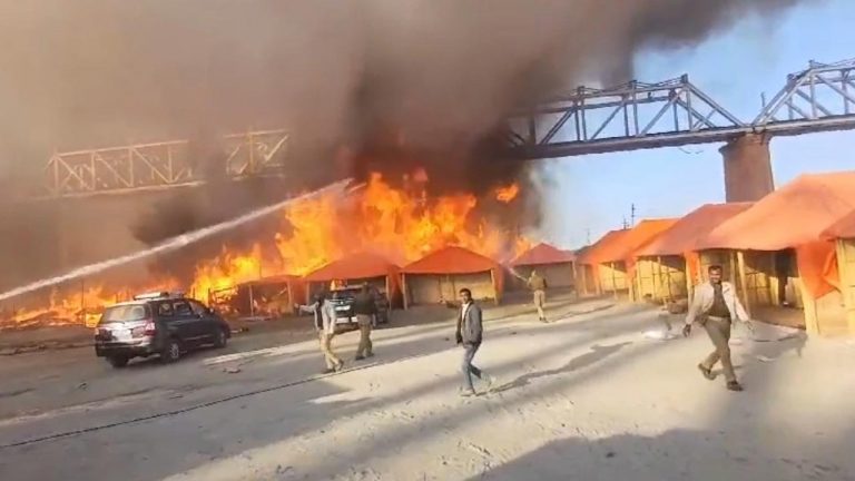 Maha Kumbh: మహా కుంభమేళాలో భారీ అగ్నిప్రమాదం.. మూడోసారి