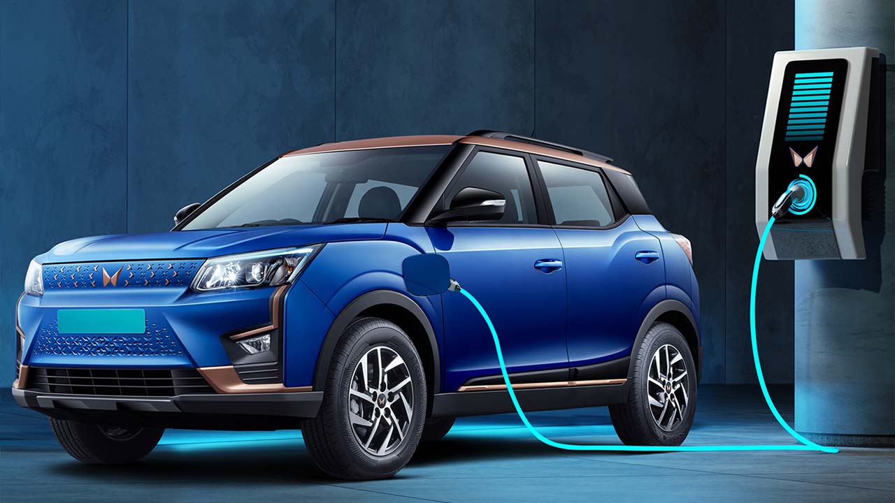 Mahindra XUV400 : బంఫర్ ఆఫర్.. ఈ మహీంద్రా ఎలక్ట్రిక్ కారుపై ఏకంగా 4లక్షల తగ్గింపు!