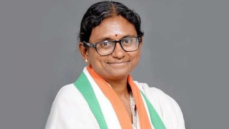 Meenakshi Natarajan : కాంగ్రెస్‌ నేతలకు కొత్త ఇన్‌ఛార్జ్‌ మీనాక్షి నటరాజన్‌ క్లాస్‌