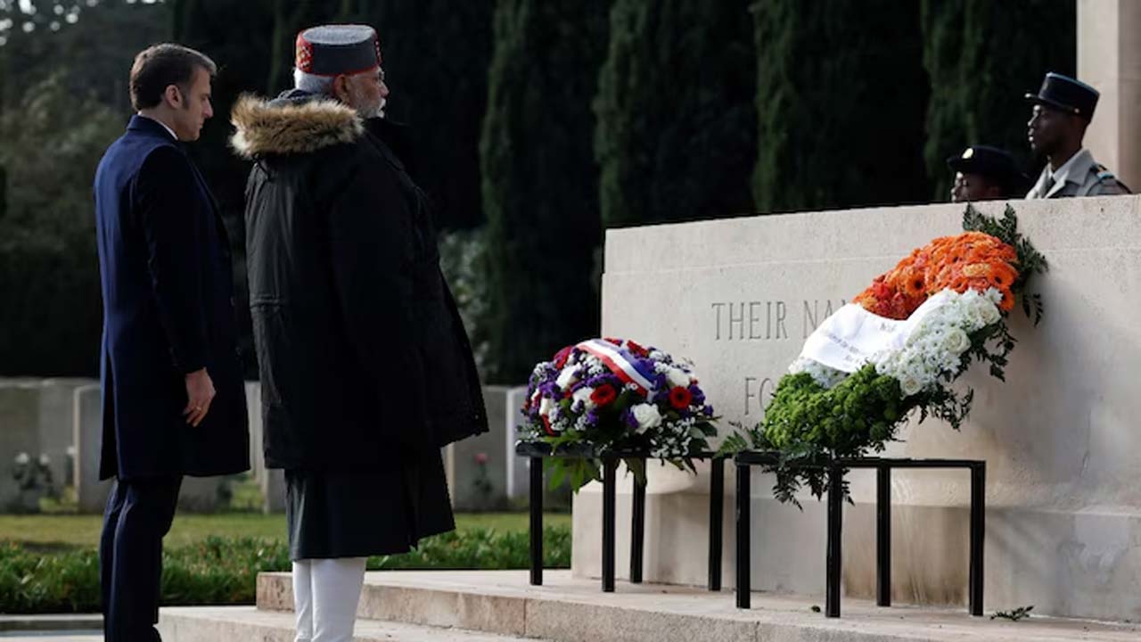 PM Modi: ఫ్రాన్స్‌లో కొనసాగుతున్న మోడీ టూర్.. మార్సెయిల్‌లో భారతీయ సైనికులకు ప్రధాని నివాళి