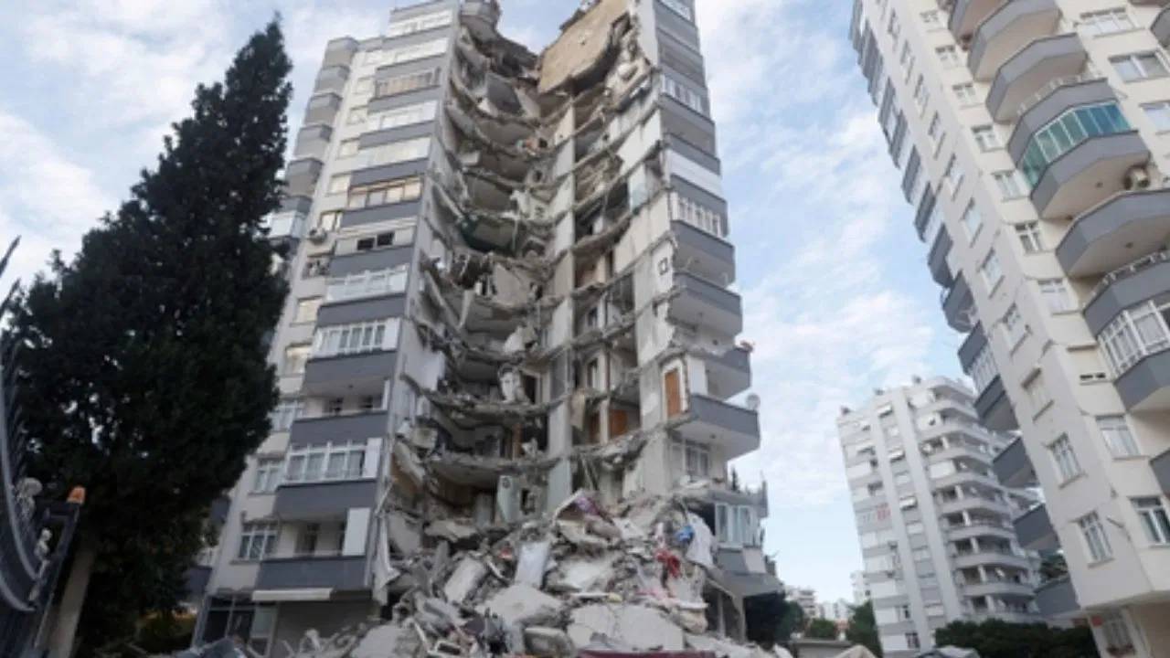 Turkey : ఈ దేశంలో భూకంపానికి ఇల్లు కూలితే.. కాంట్రాక్టర్, ఇంజనీర్లకు 18ఏళ్లు జైలు