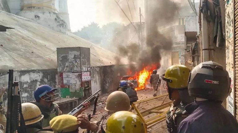 Sambhal Violence : 1000 పేజీల ఛార్జ్ షీట్, ఎస్పీ, ఎంపీతో సహా 79 మంది పేర్లు.. సంభాల్ హింసపై సిట్ నివేదిక