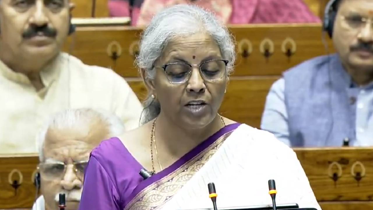 Union Budget 2025: కిసాన్ క్రెడిట్ కార్డు పరిమితి భారీగా పెంపు.. రైతులపై వరాలు కురిపించిన ఆర్థిక మంత్రి