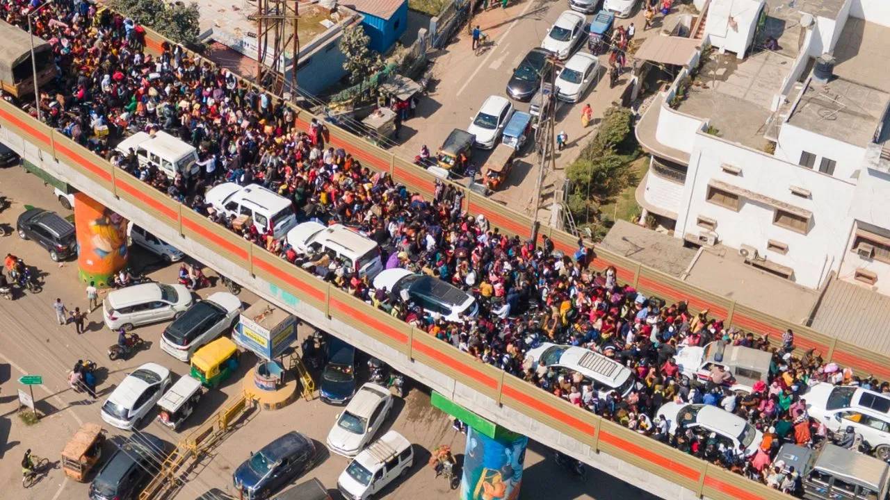 Mahakumbh 2025 : కుంభమేళాలో ట్రాఫిక్ ఇబ్బందులు.. వందలాది వాహనాలపై చలాన్లు… ఇప్పటి వరకు ఎంత వసూలయ్యాయంటే ?