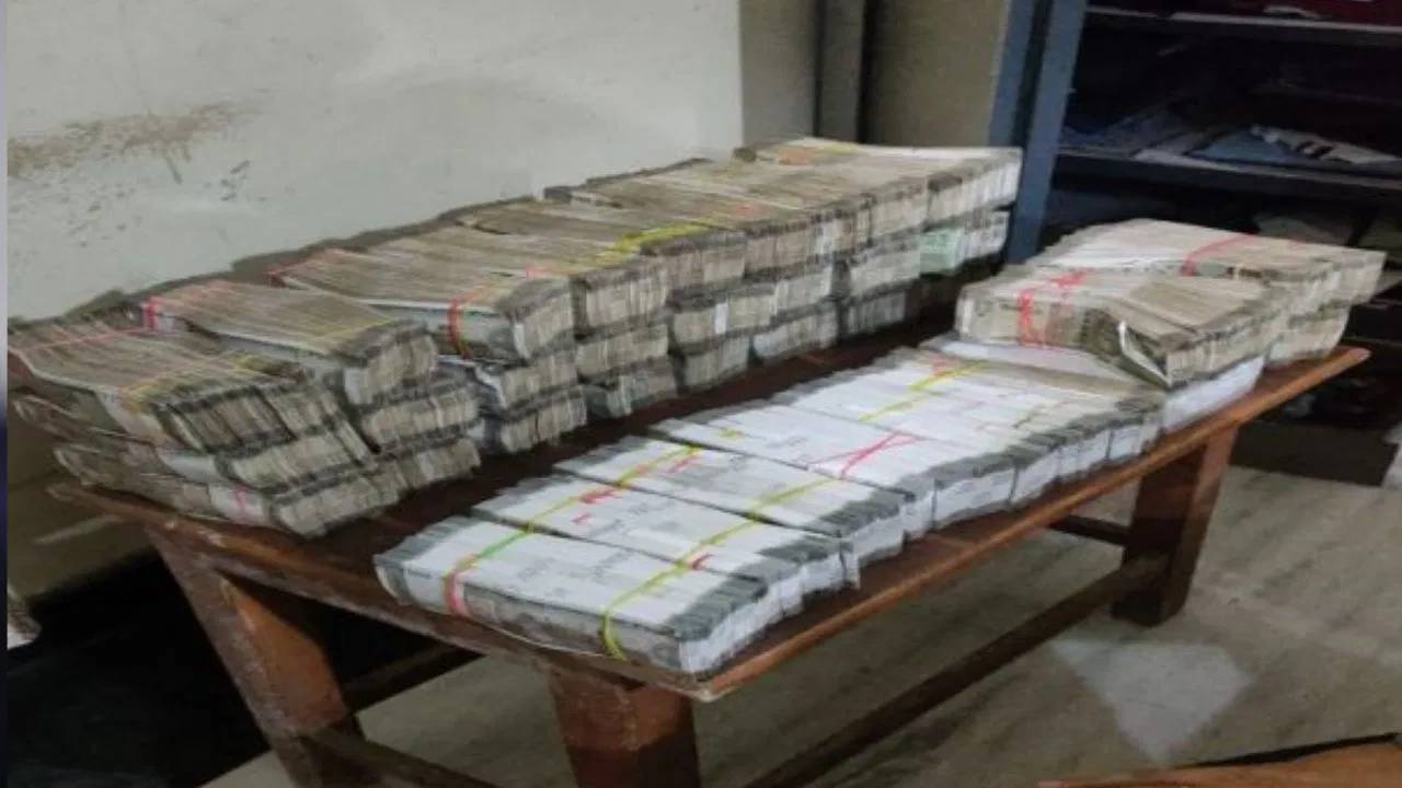 Forex Trading Scam Case : ఫారెక్స్ ట్రేడింగ్ పేరుతో పెద్ద స్కామ్… రూ.170కోట్లు సీజ్ చేసిన ఈడీ