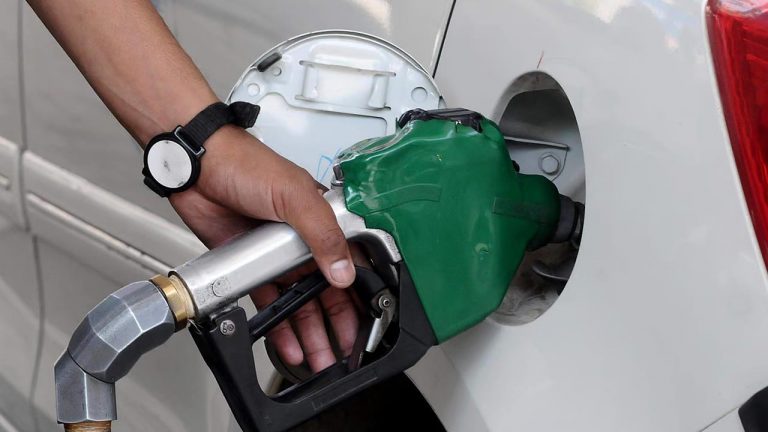 Vigilance Raids: ఏపీ వ్యాప్తంగా పెట్రోల్ బంకుల్లో విజిలెన్స్ తనిఖీలు..