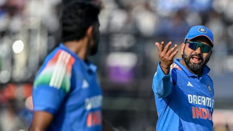 Viral Video: నీ మైండ్ ఏమైనా దొబ్బిందా?.. బౌలర్‌పై రోహిత్ శర్మ ఫైర్!