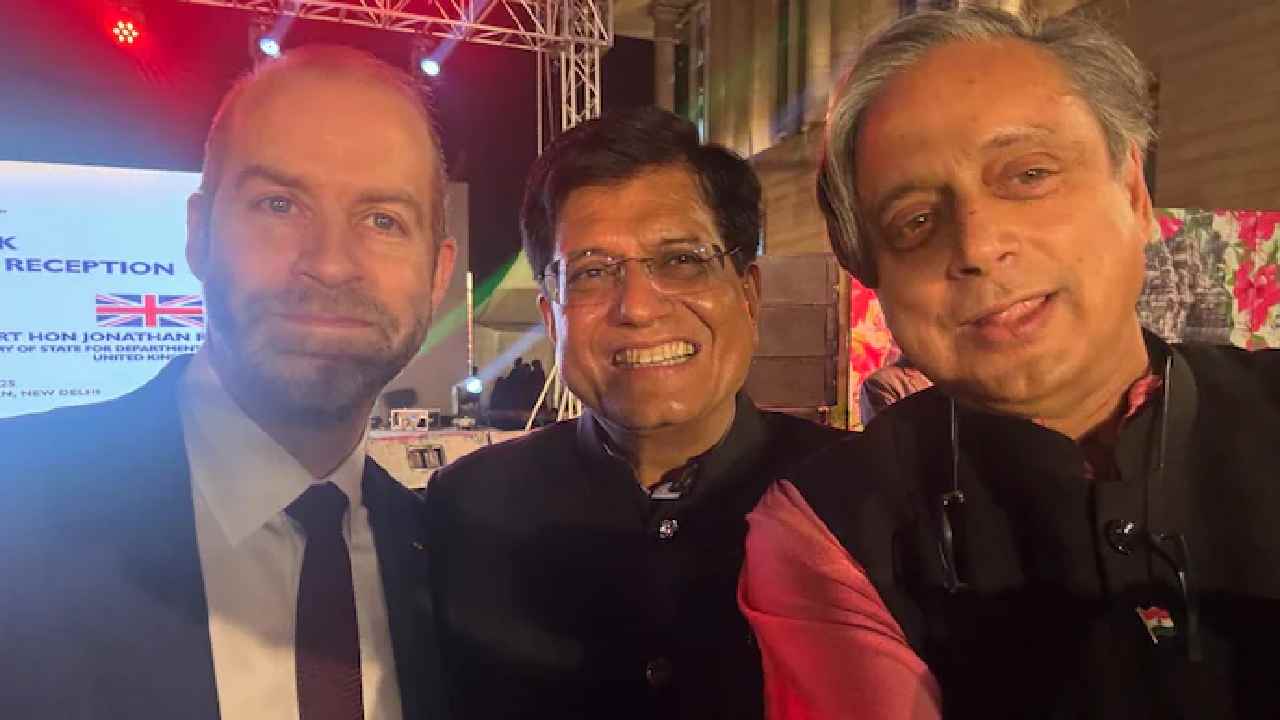 Shashi Tharoor: కేంద్రమంత్రితో శశిథరూర్ సెల్ఫీ.. కాంగ్రెస్‌కి క్లియర్ మెసేజ్..