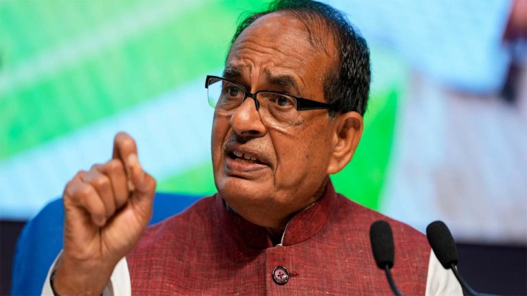 Shivraj Singh: ఎయిరిండియాలో కేంద్రమంత్రికి చేదు అనుభవం.. విరిగిపోయిన సీటులో ప్రయాణం