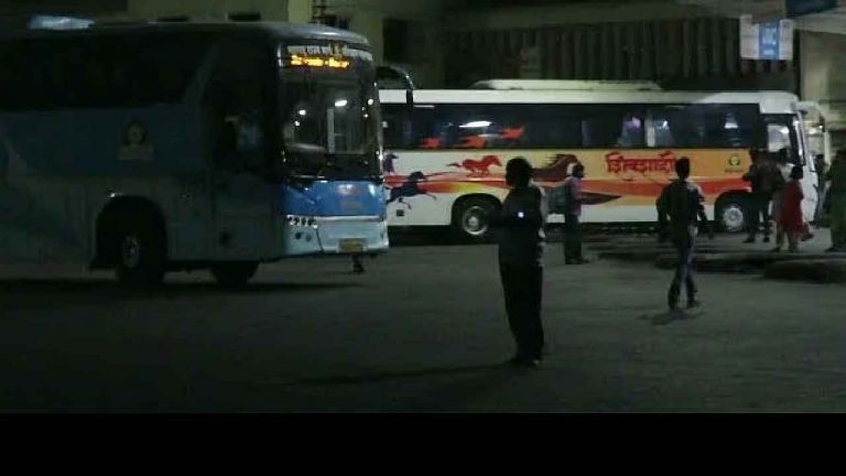 Shocking: పోలీస్ స్టేషన్‌కి 100 మీటర్ల దూరంలో, ఆగి ఉన్న బస్సులో మహిళపై అత్యాచారం..