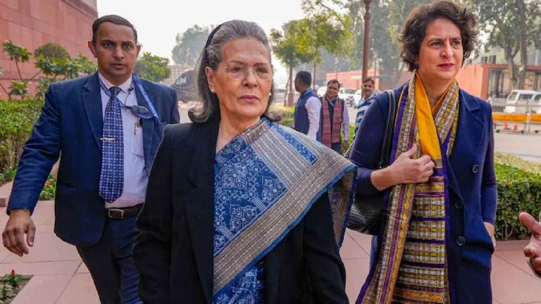 Sonia Gandhi: రాష్ట్రపతిపై వ్యాఖ్యలు.. సోనియాగాంధీపై ఫిర్యాదు చేసిన న్యాయవాది..