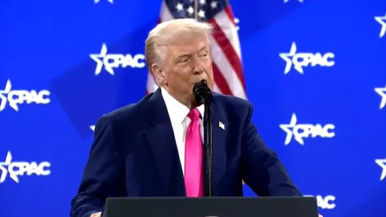 Trump: ట్రంప్ దూకుడు.. 2 వేల యూఎస్‌ ఎయిడ్ ఉద్యోగులపై వేటు