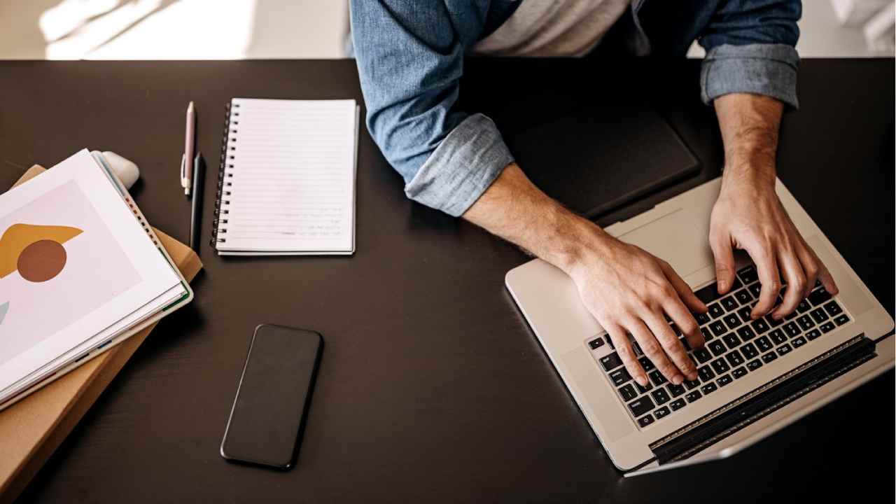 Time Use Survey:  సెల్ఫ్ కేర్‌ మరిచి, పనిలోనే ఎక్కువ సమయం గడుపుతున్న భారతీయులు,