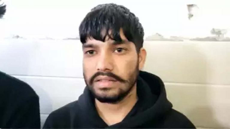 Punjab: రూ.45లక్షలు అప్పు చేసి అమెరికా వెళ్లాడు.. గంటల వ్యవధిలోనే పట్టుబడ్డాడు