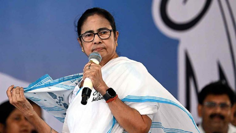 Mamata Banerjee: కుంభమేళా తొక్కిసలాట మృతుల సంఖ్యను యోగీ సర్కార్ చెప్పడం లేదు..