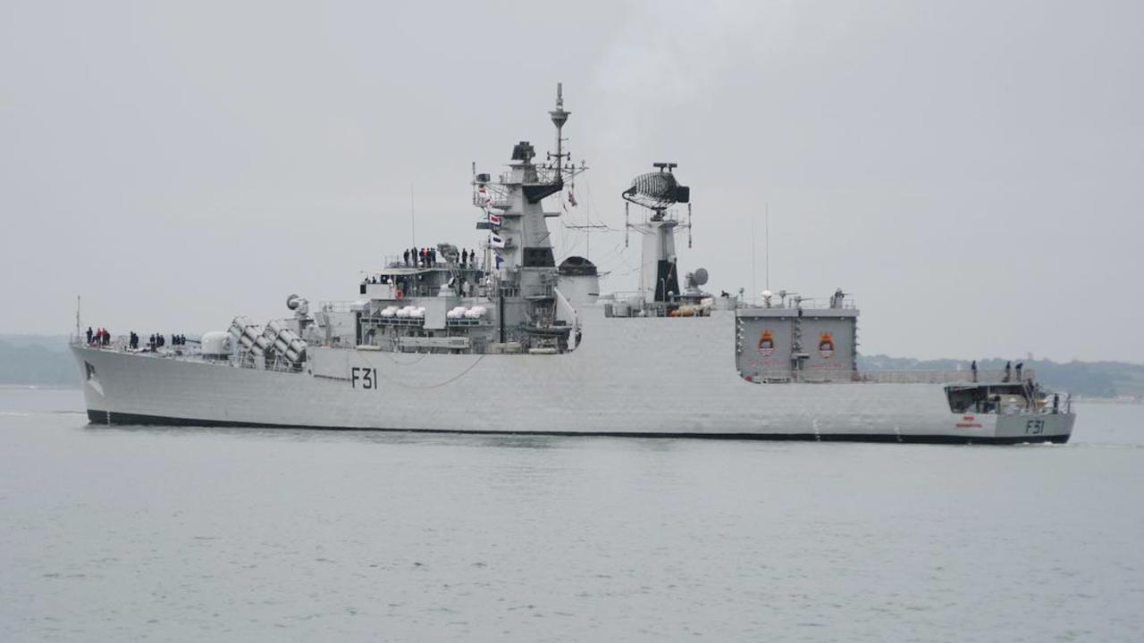 Indian Navy: డిగ్రీ పాసై ఖాళీగా ఉన్నారా? ఇండియన్ నేవీలో జాబ్స్ రెడీ.. ఇప్పుడే అప్లై చేసుకోండి
